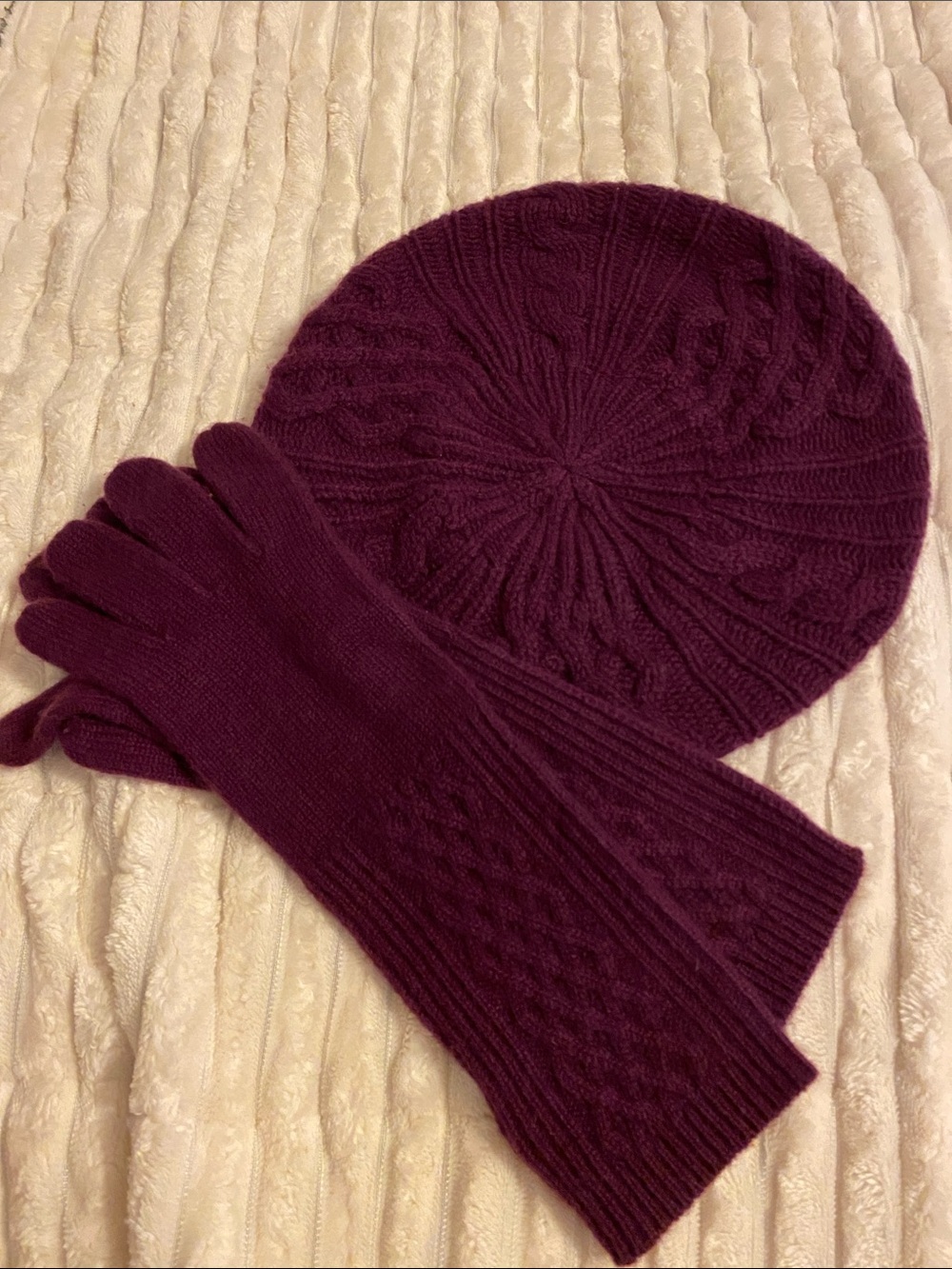 Lord & Taylor Plum Cashmere Cable-Knit Beret and Glove Set